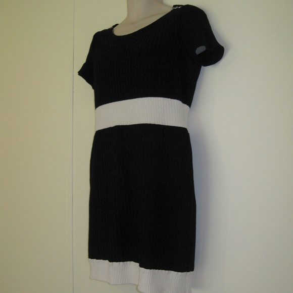 *LIKE NEW* ST.JOHN SPORT DRESS  BLACK&WHITE IN MED - Picture 2 of 7